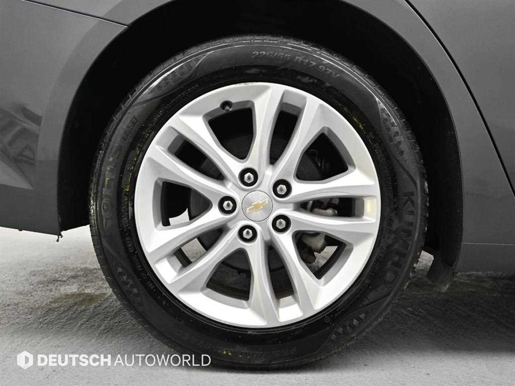 Chevrolet Malibu - Vista 5