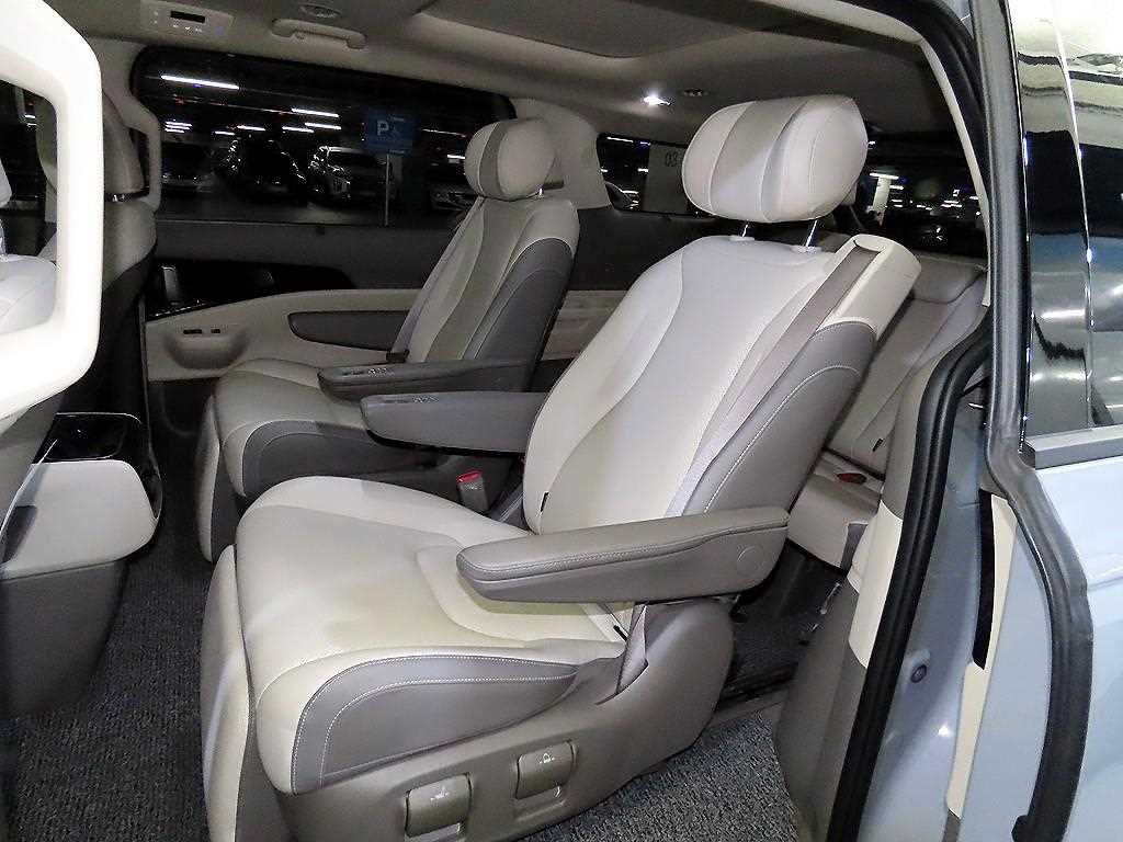 KIA Carnival - Vista 7