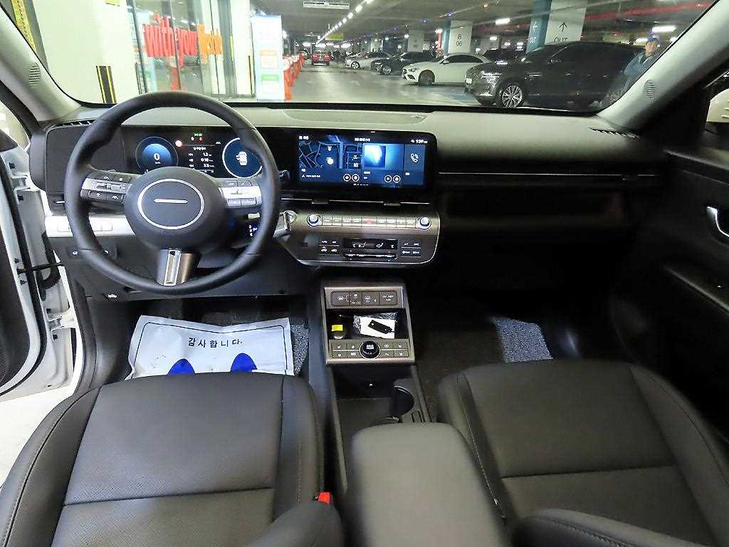 HYUNDAI Kona - Vista 10