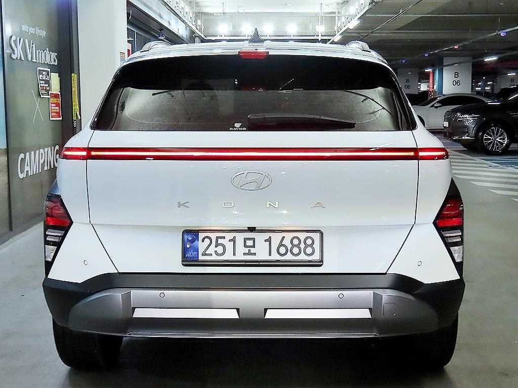HYUNDAI Kona - Vista 5