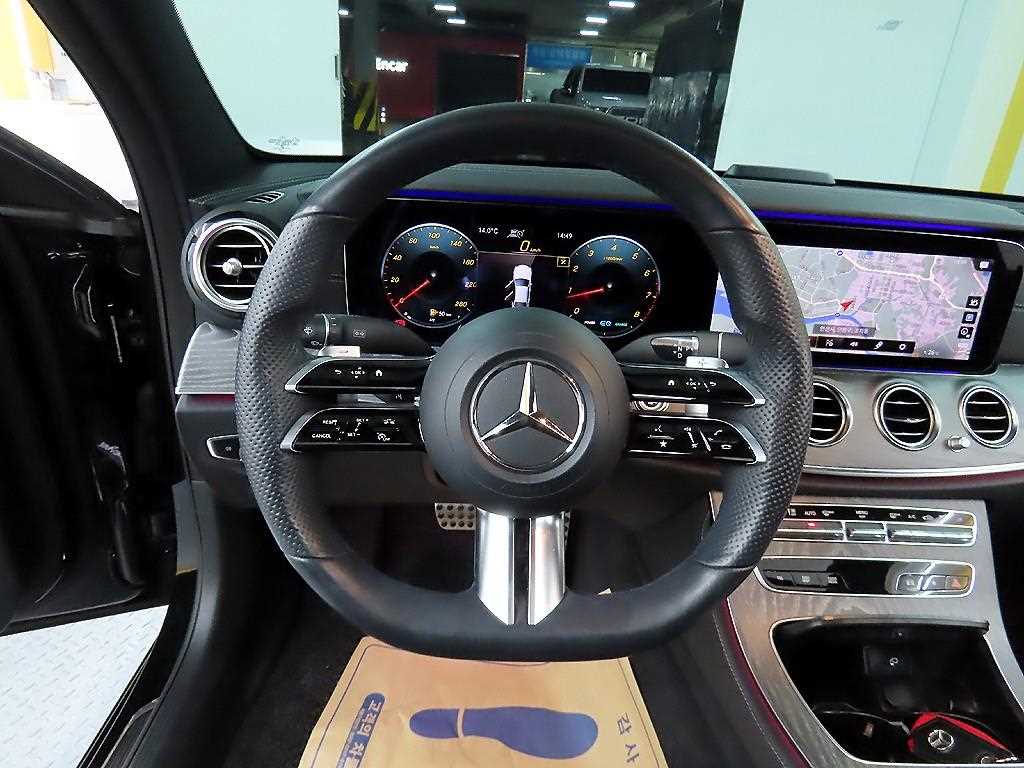 Mercedes Benz E class - Vista 9