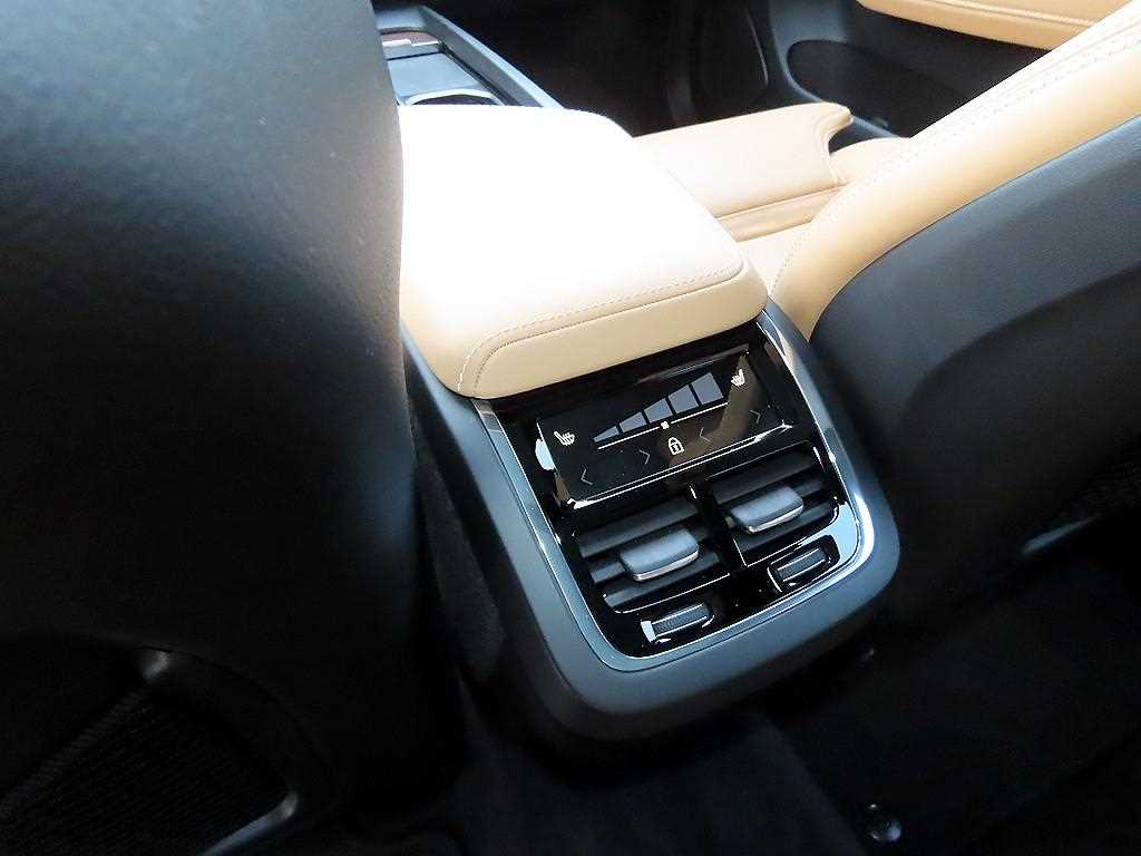 Volvo XC60 2022 Blanco - Importación desde Corea - HF Imports Iquique - Foto 16