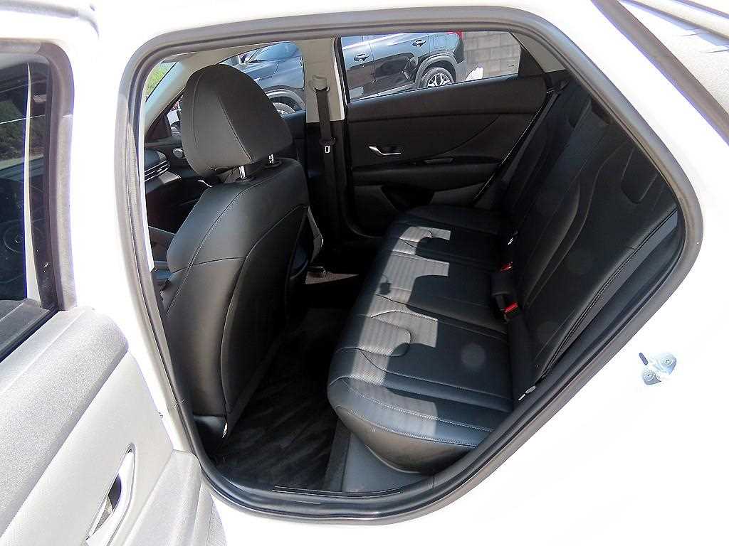 HYUNDAI Avante - Vista 6