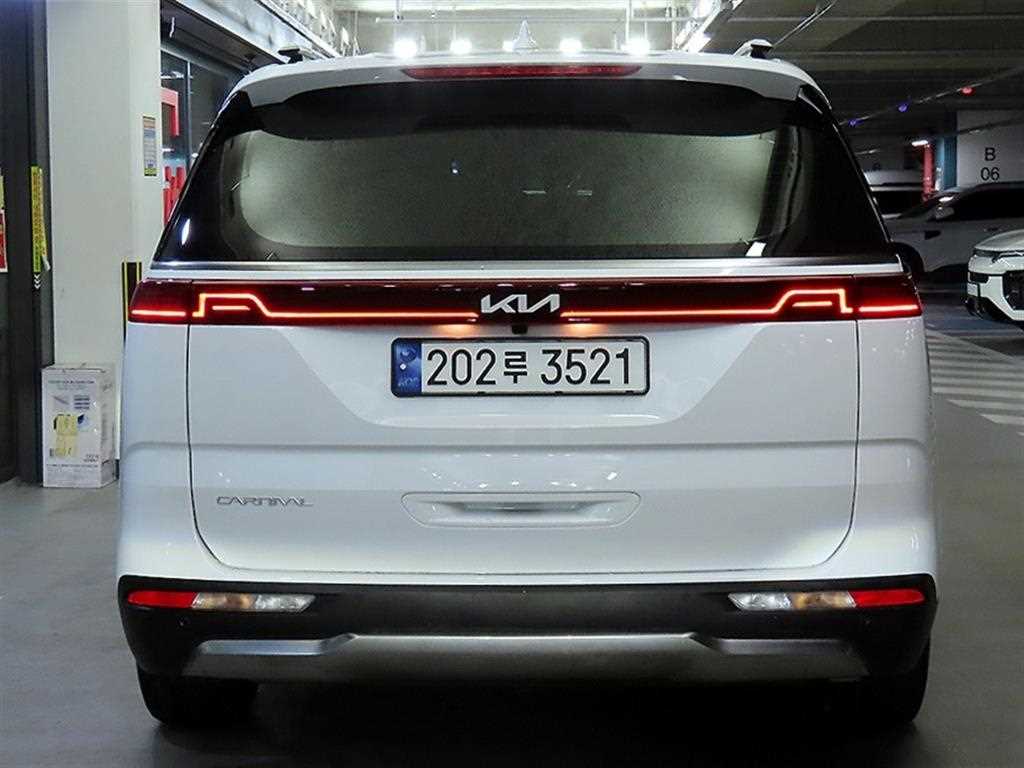 KIA Carnival - Vista 5