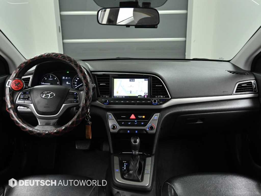 HYUNDAI Avante - Vista 7