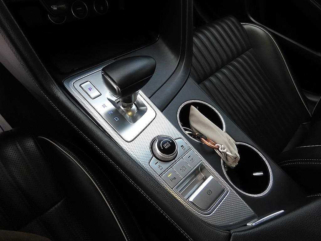 Genesis G70 - Vista 11