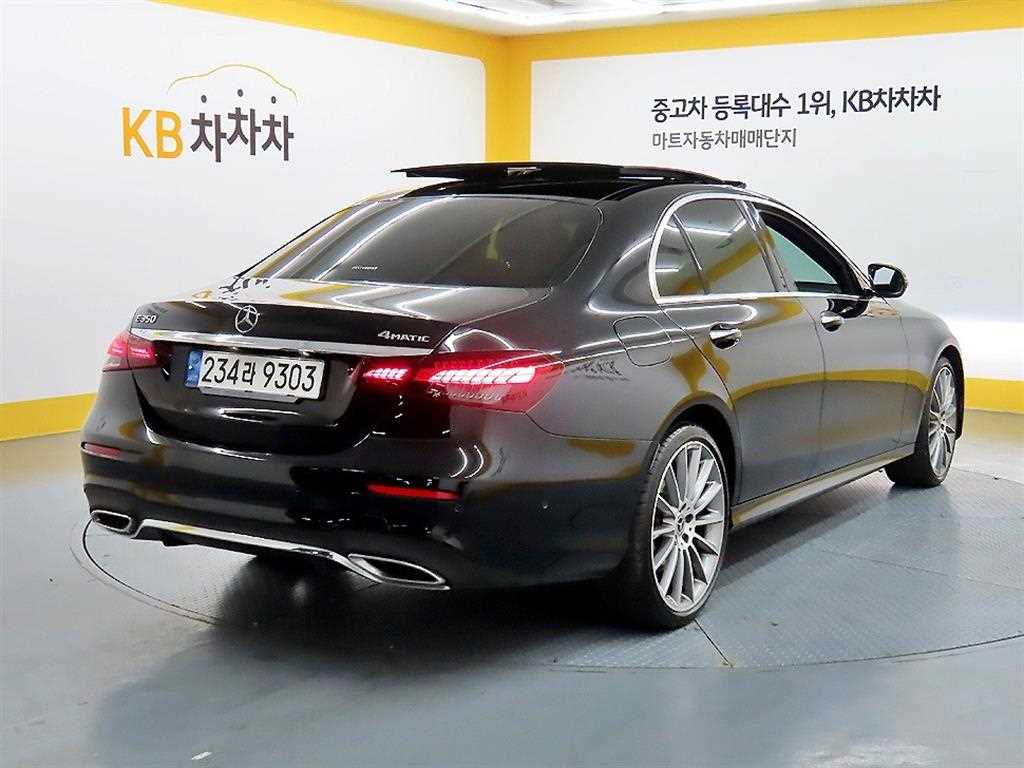 Mercedes Benz E class - Vista 4