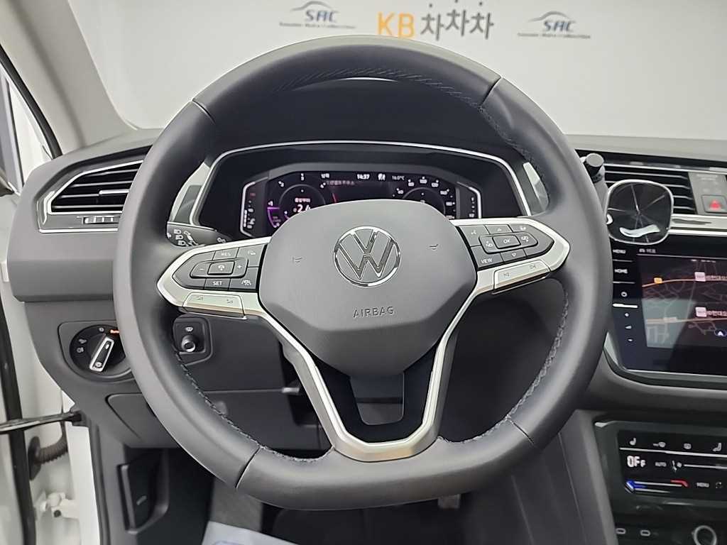 Volkswagen Tiguan - Vista 9