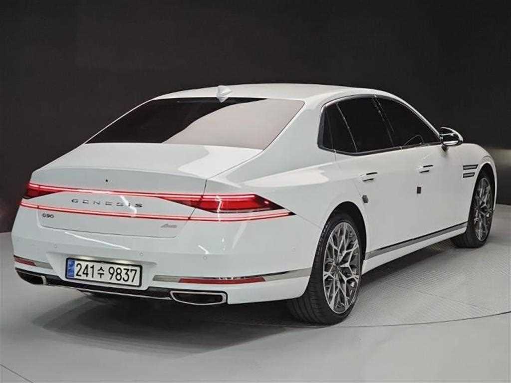 Genesis G90 - Vista 4