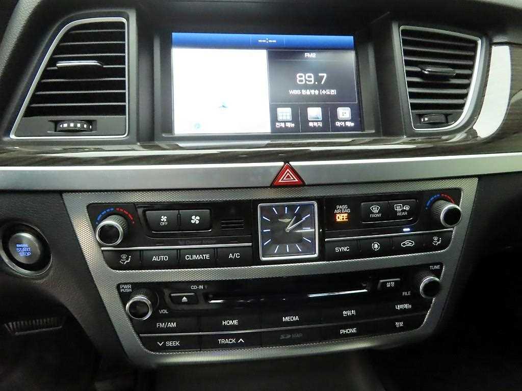 Genesis G80 - Vista 10