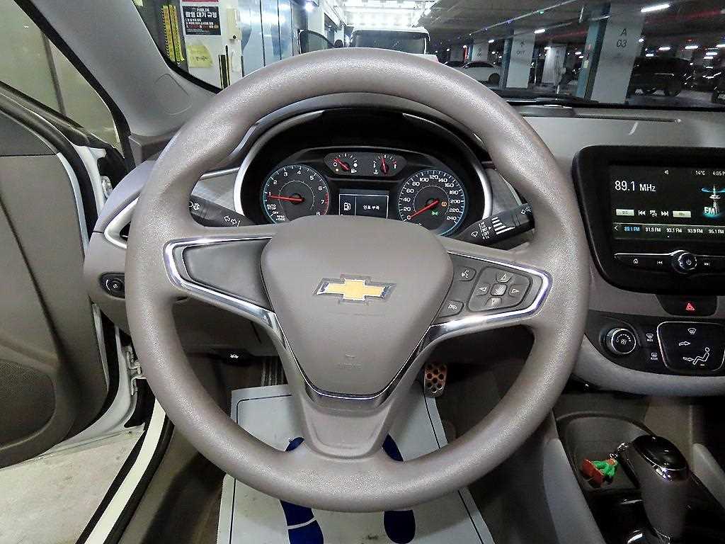 Chevrolet Malibu - Vista 8