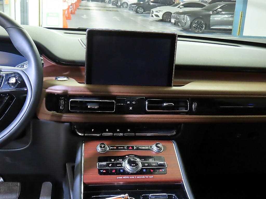 Lincoln Aviator - Vista 11
