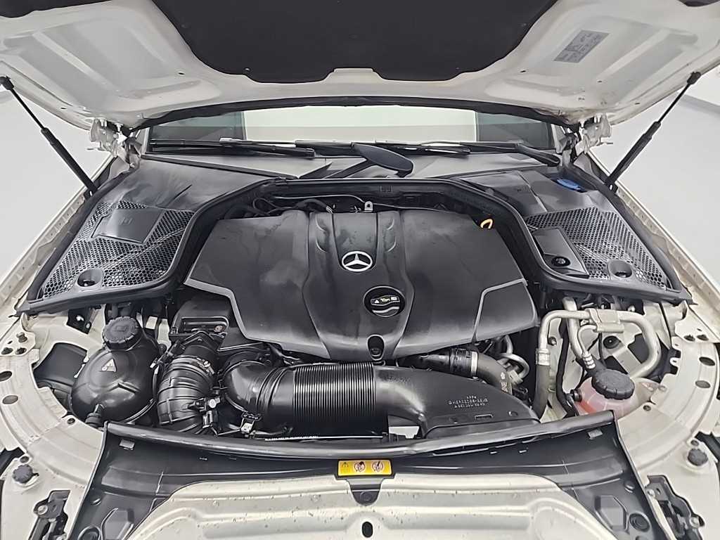 Mercedes Benz C Class - Vista 5