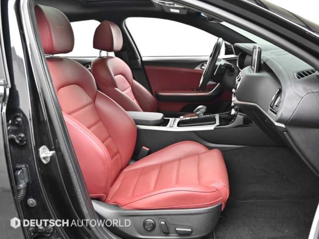 KIA Stinger - Vista 10
