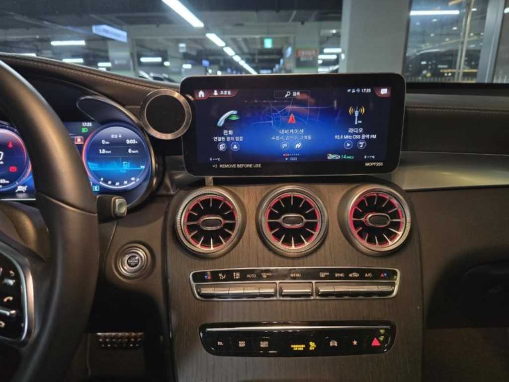 Mercedes Benz GLC Class - Vista 12