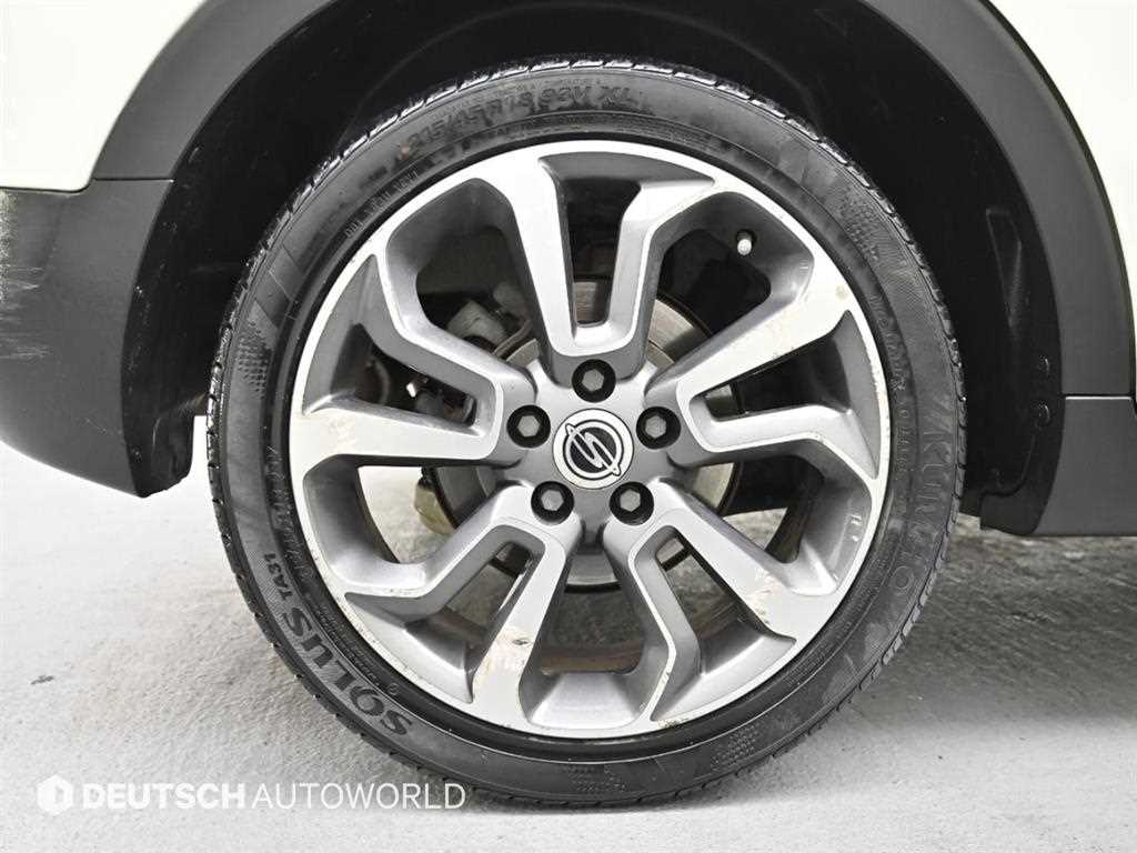 Ssangyong Tivoli - Vista 5