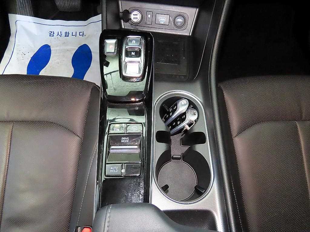 HYUNDAI Sonata - Vista 12