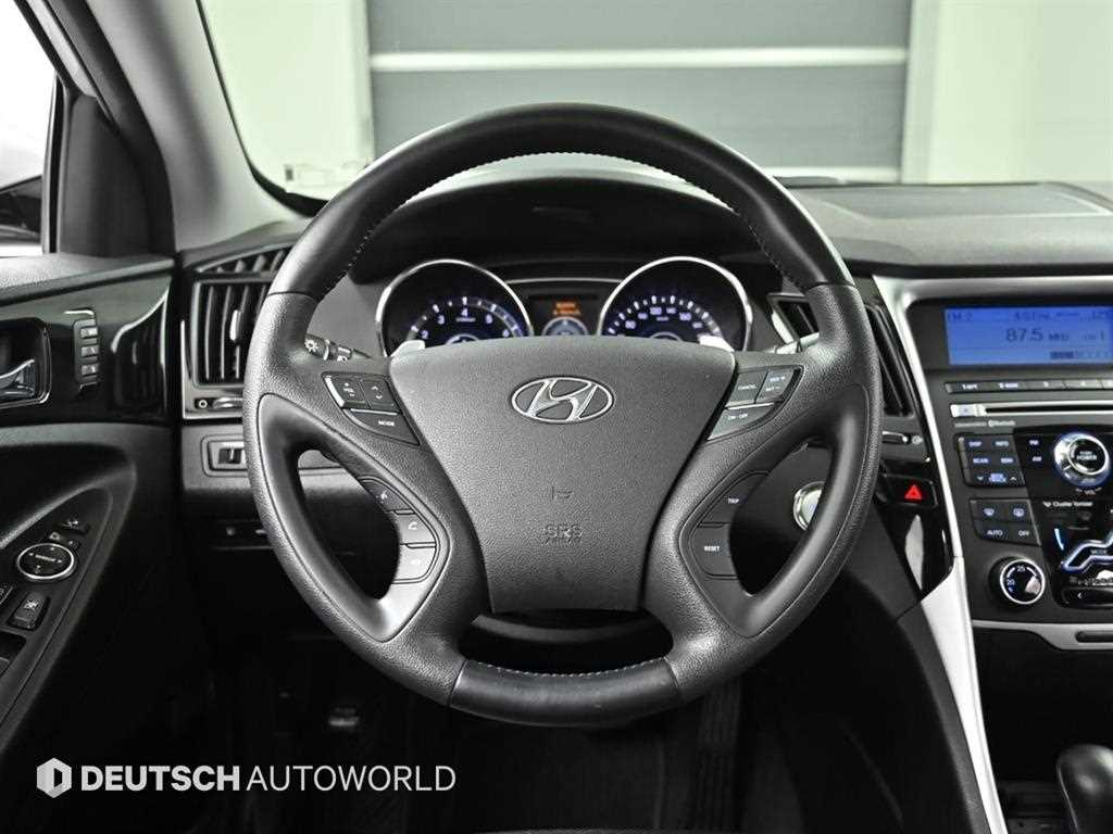 HYUNDAI Sonata - Vista 12