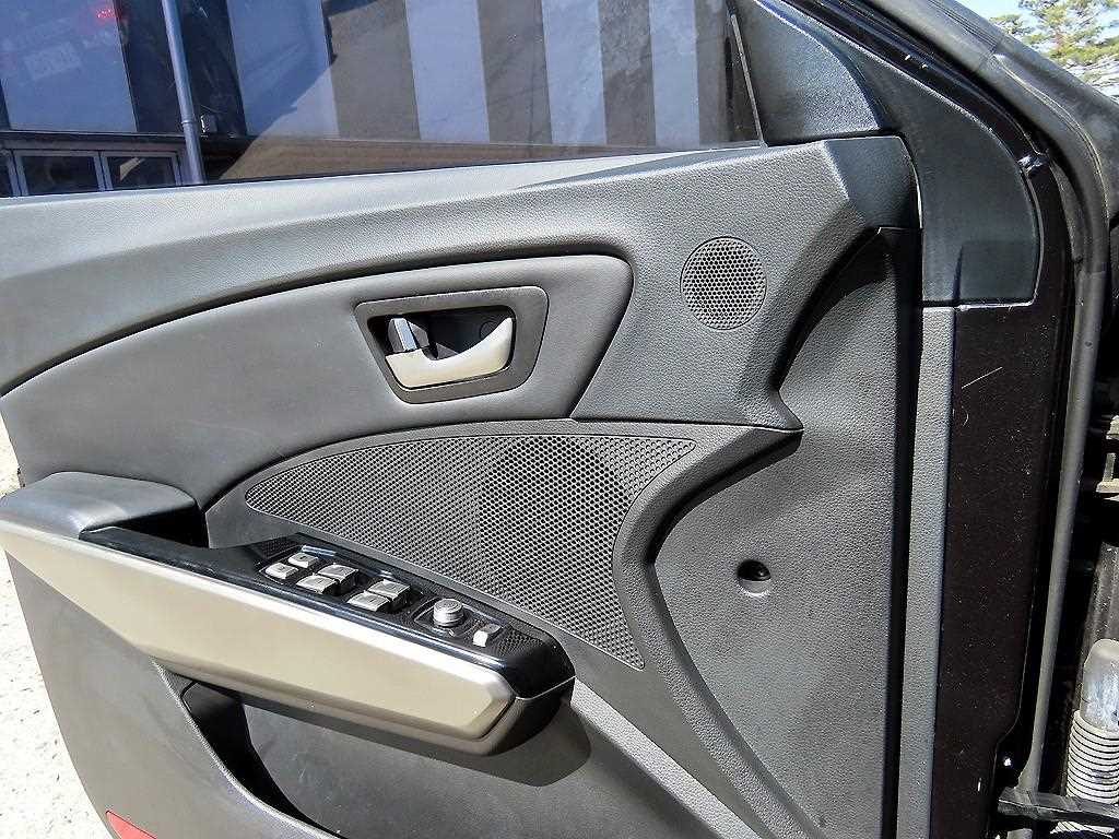 Ssangyong Tivoli - Vista 11