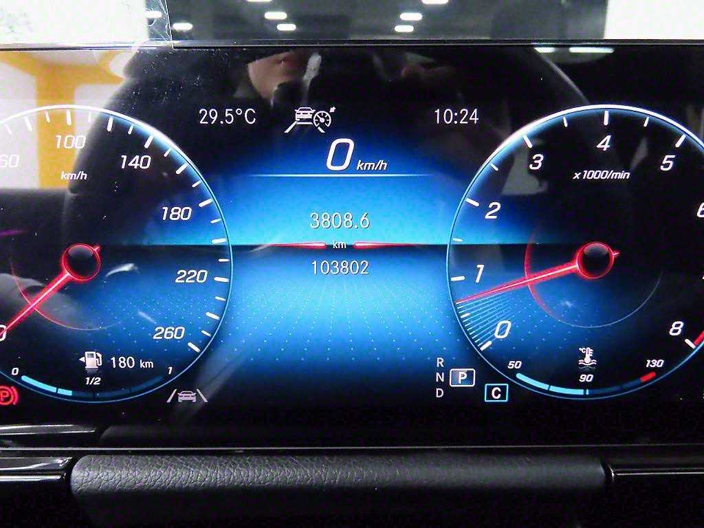 Mercedes Benz GLA Class - Vista 8