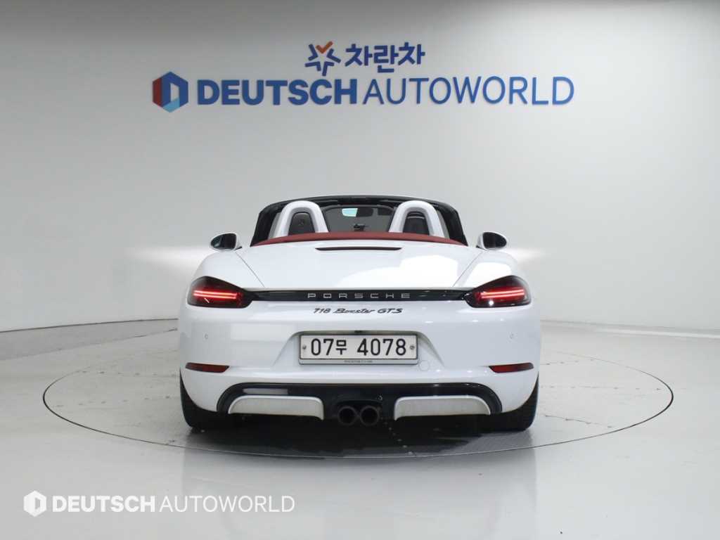 Porsche 718 - Vista 4