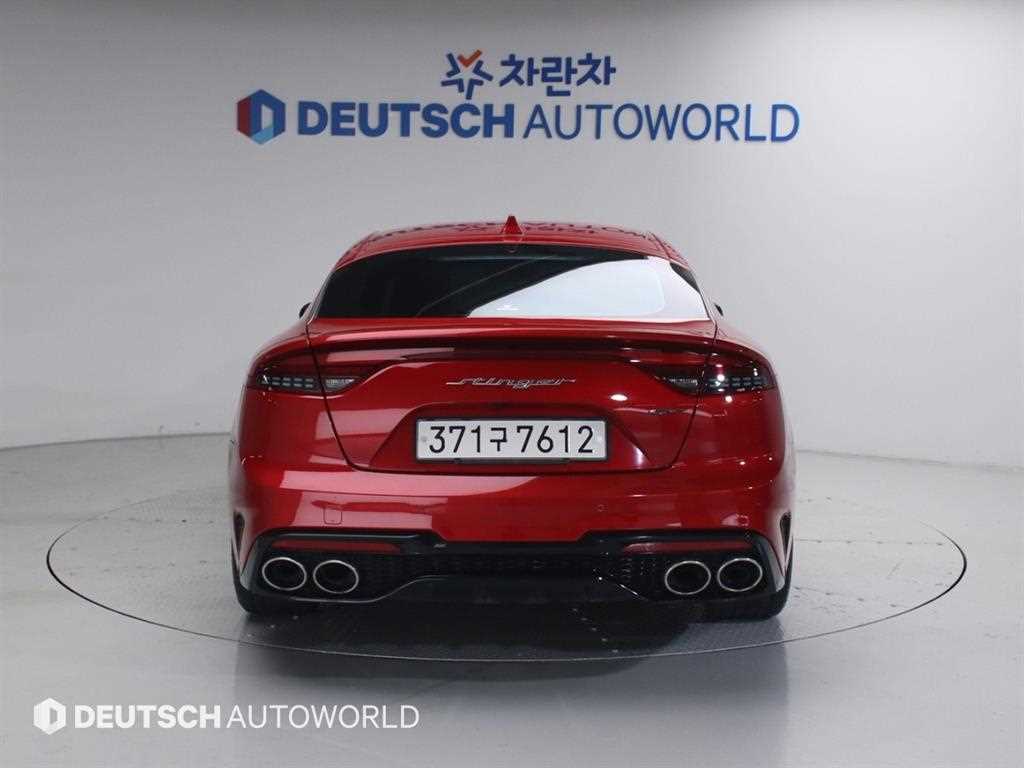 KIA Stinger - Vista 4