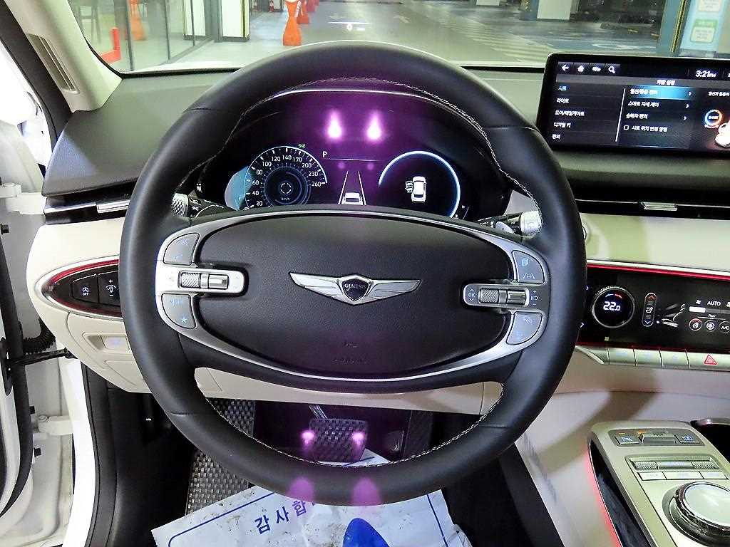 Genesis GV70 - Vista 8