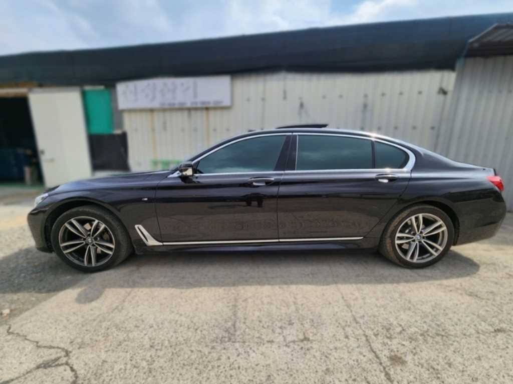 BMW 7 Series - Vista 3