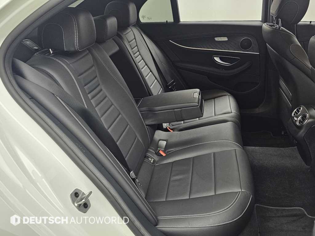 Mercedes Benz E class - Vista 12