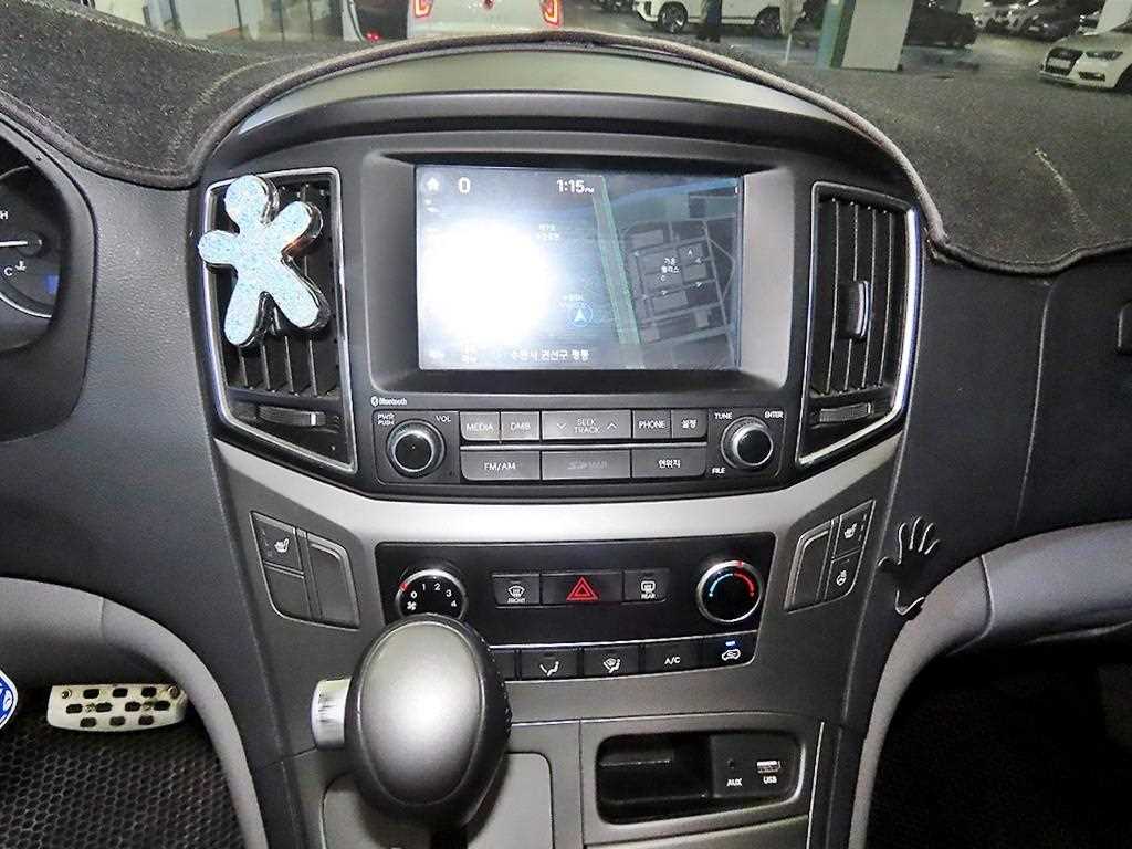 HYUNDAI Starex - Vista 11