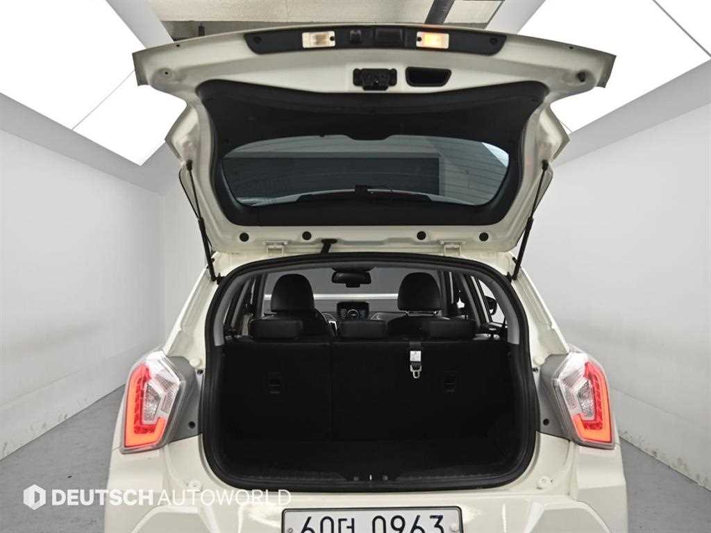 Ssangyong Tivoli 2016 Blanco - Importación desde Corea - HF Imports Iquique - Foto 18