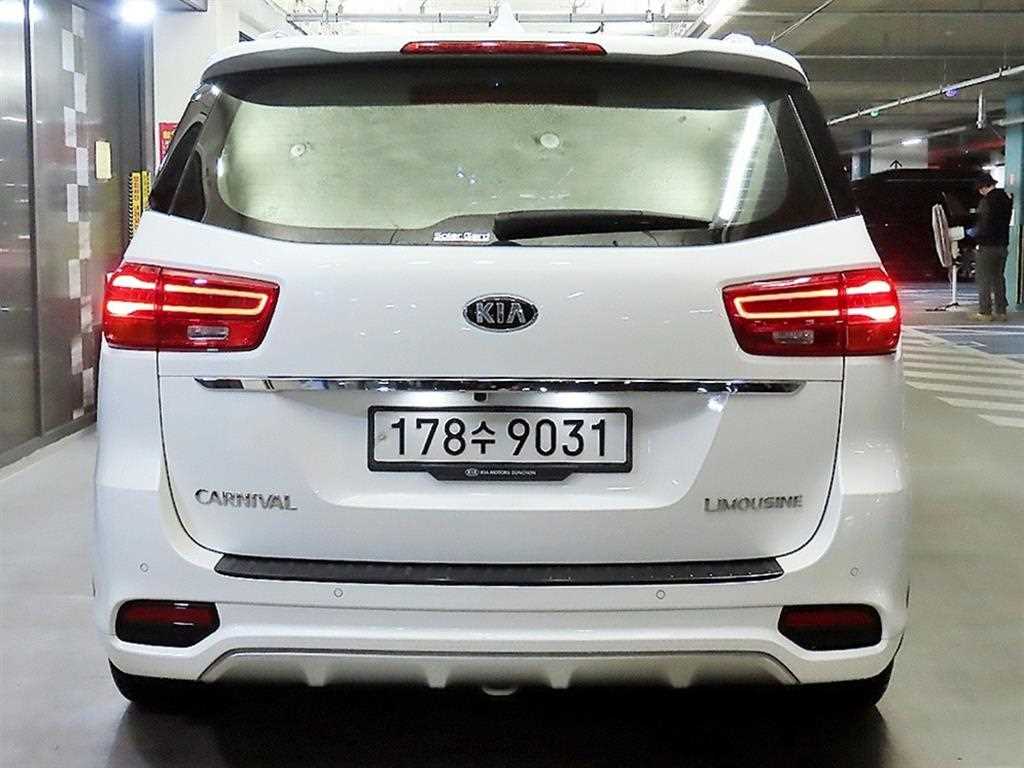 KIA Carnival - Vista 5