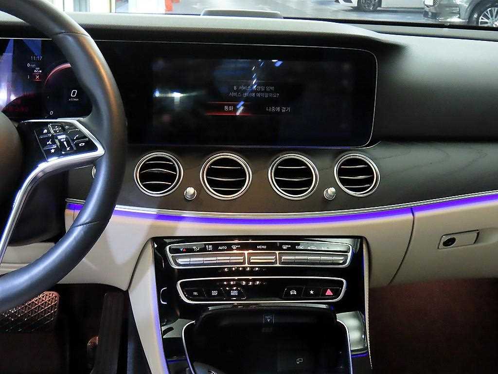 Mercedes Benz E class - Vista 11