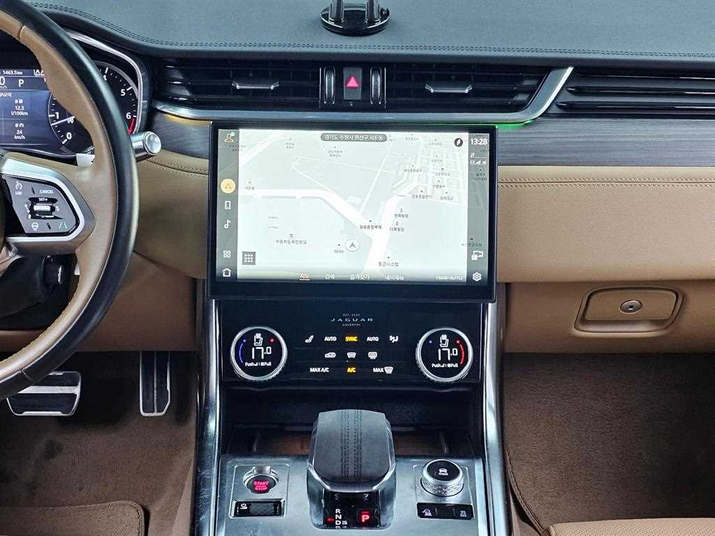 Jaguar XF 2022 Negro - Importación desde Corea - HF Imports Iquique - Foto 14