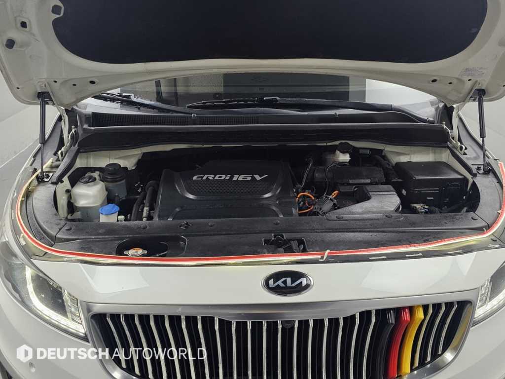 KIA Carnival - Vista 6