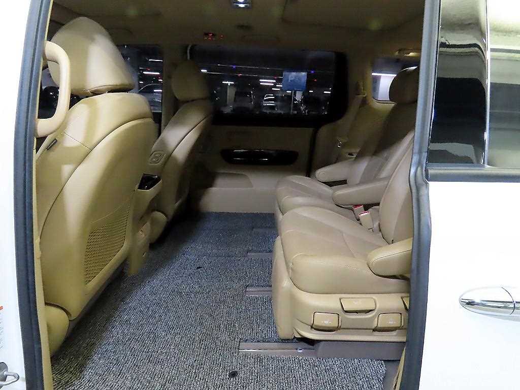 KIA Carnival - Vista 7