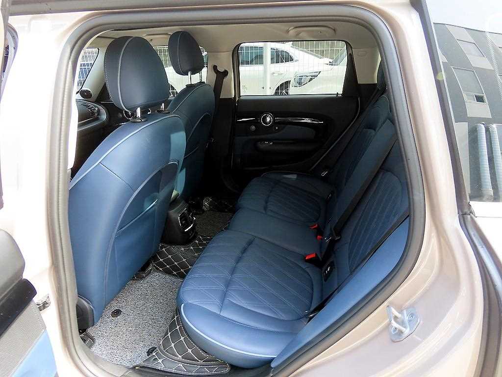 Mini Clubman - Vista 6