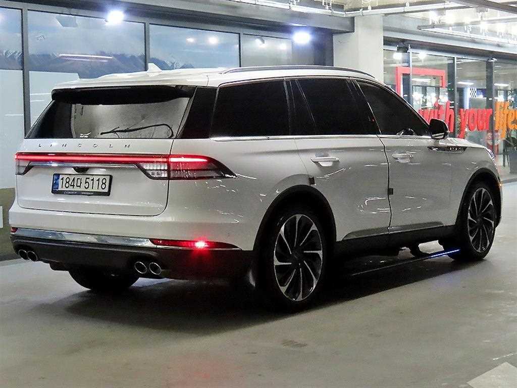 Lincoln Aviator - Vista 4