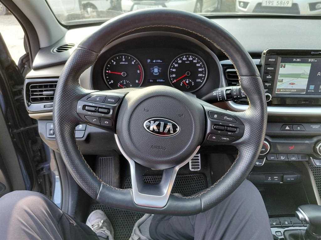KIA Stonic - Vista 7