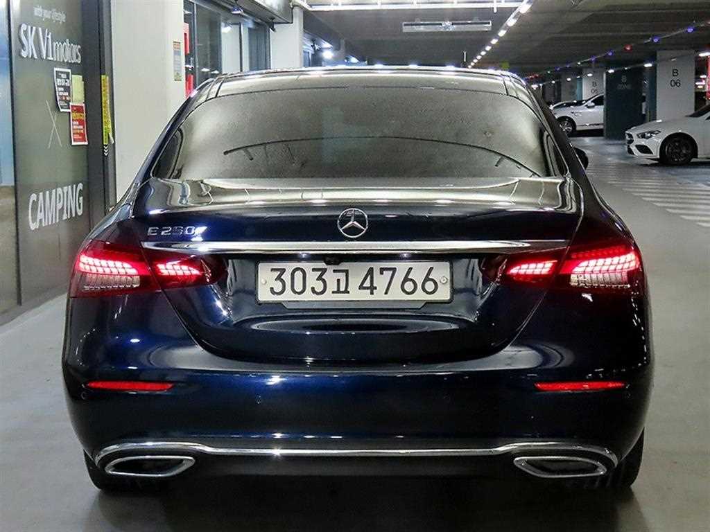 Mercedes Benz E class - Vista 5