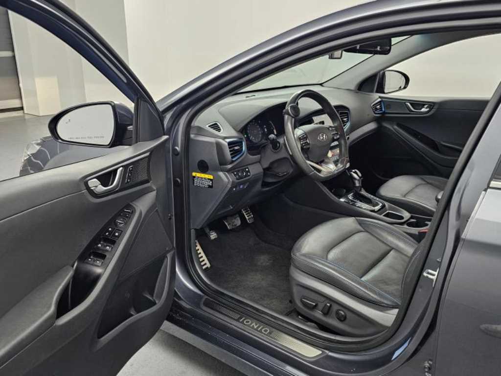 HYUNDAI Ioniq - Vista 11