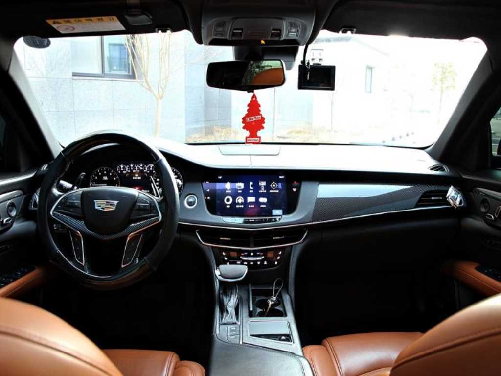 Cadillac CT6 - Vista 5