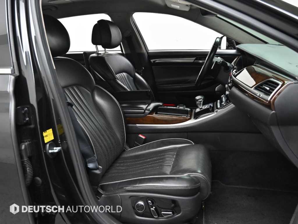 Genesis EQ900 - Vista 10