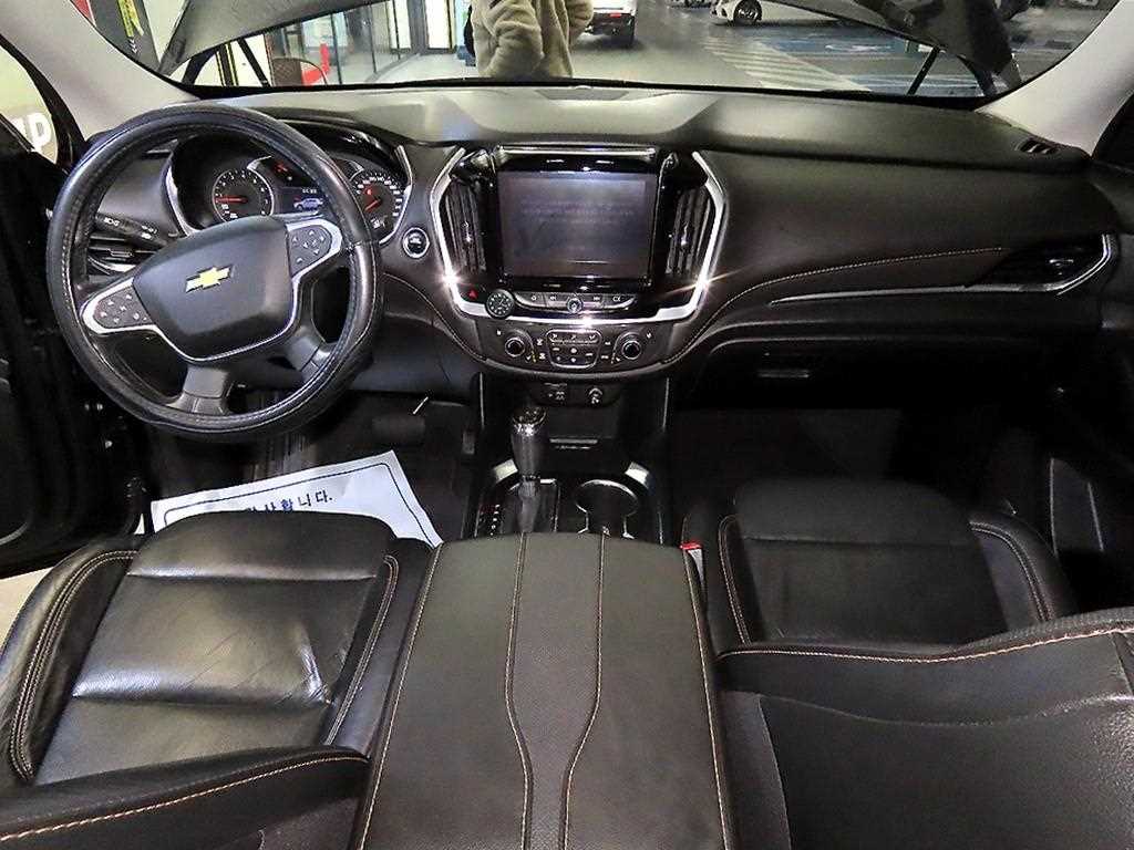 Chevrolet Travers - Vista 10