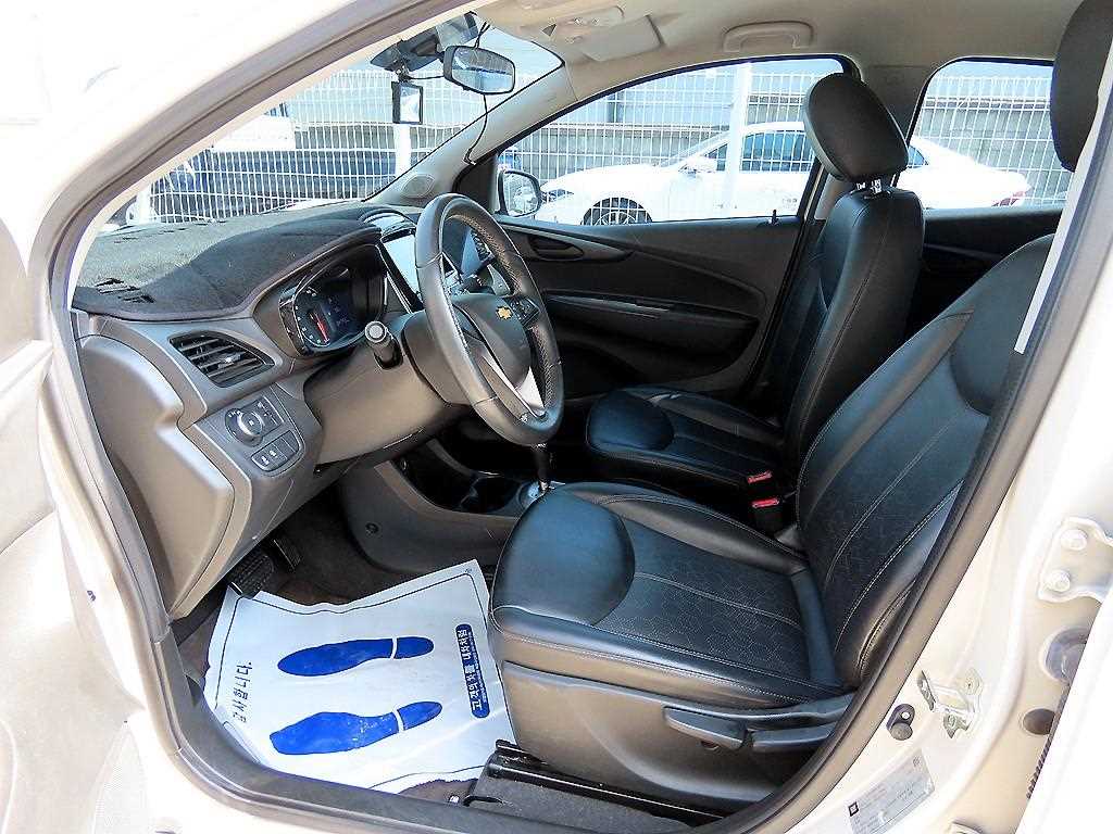 Chevrolet Spark - Vista 5