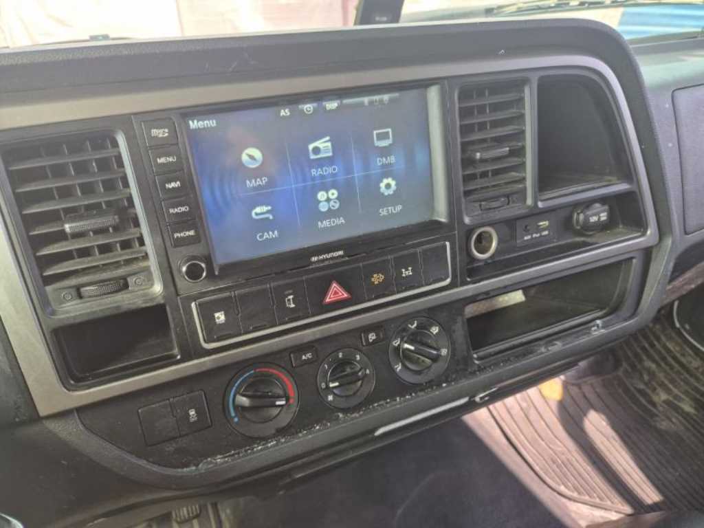 medium and large cargo truck - Vista 6