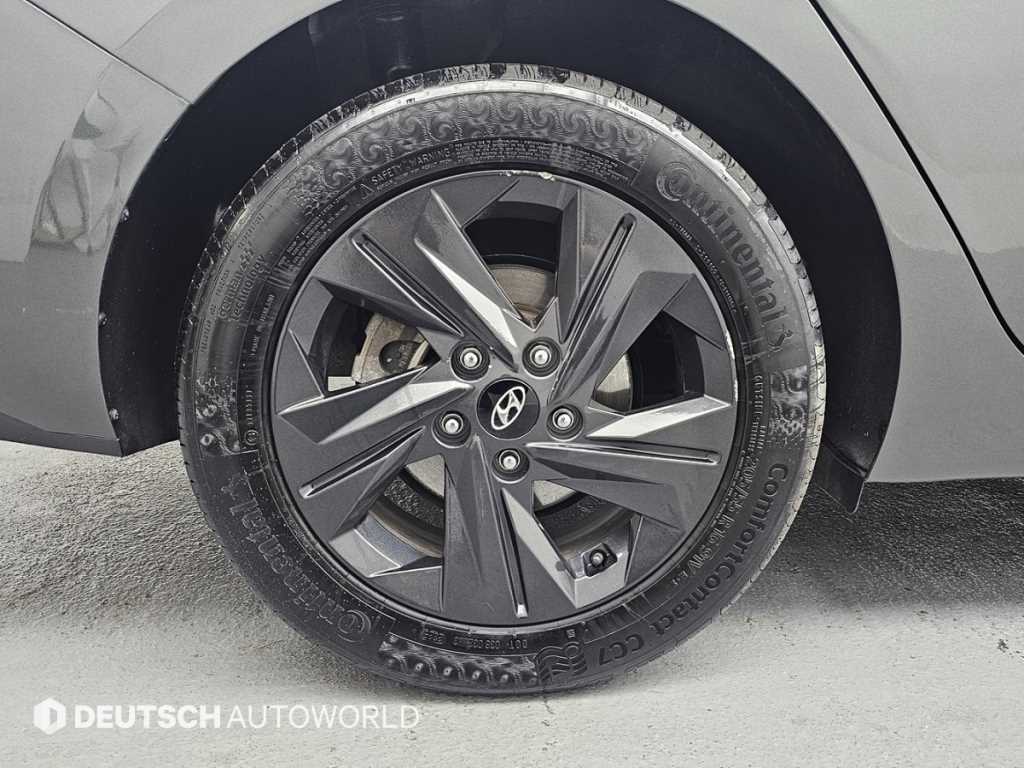 HYUNDAI Avante - Vista 5