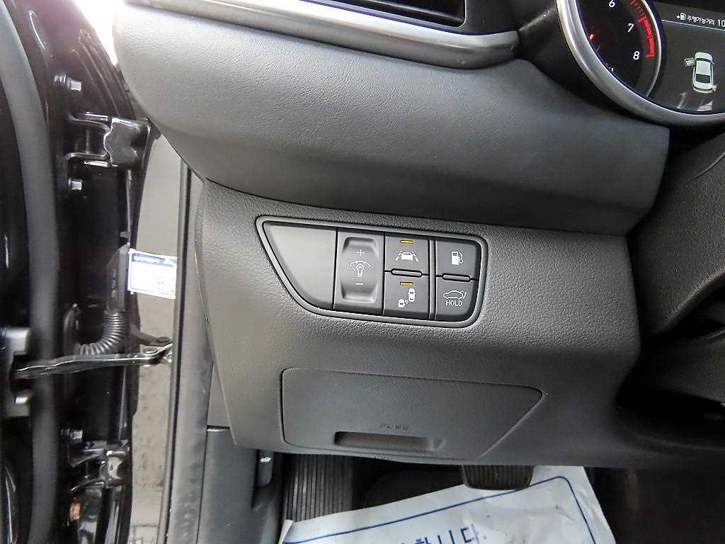 Genesis G70 - Vista 12