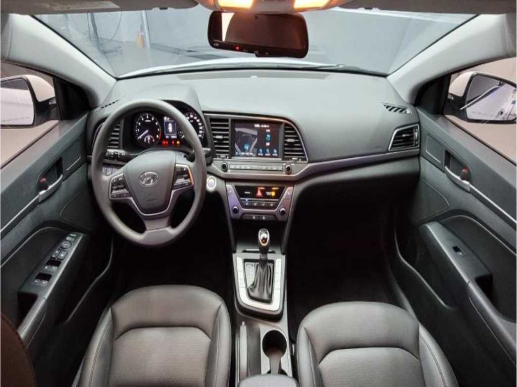 HYUNDAI Avante - Vista 8
