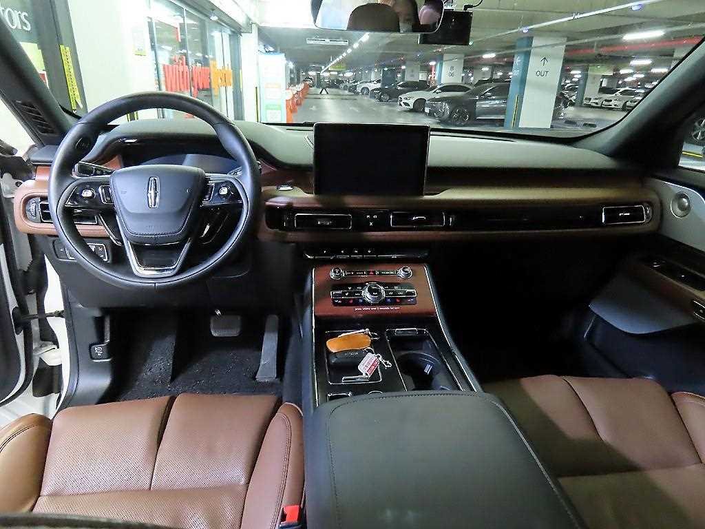 Lincoln Aviator - Vista 10